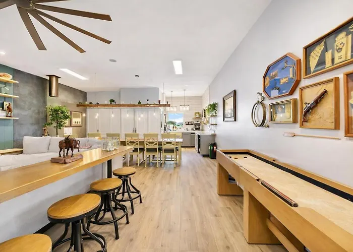 Holiday home 25 Min To Grand Canyon Shuffleboard Fire Pit