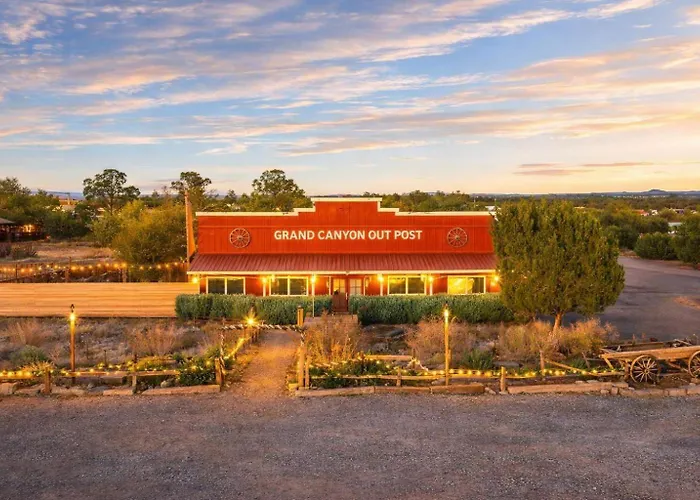 Holiday home 25 Min To Grand Canyon Shuffleboard Fire Pit Valle